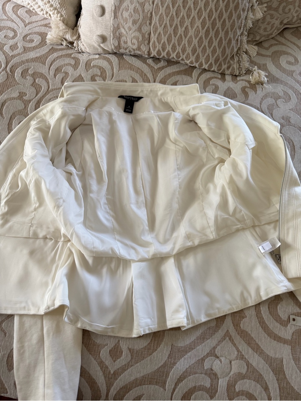 White House Black Market Ivory Quilted Ponte Moto Jacket Size 8 - Picture 7 of 14